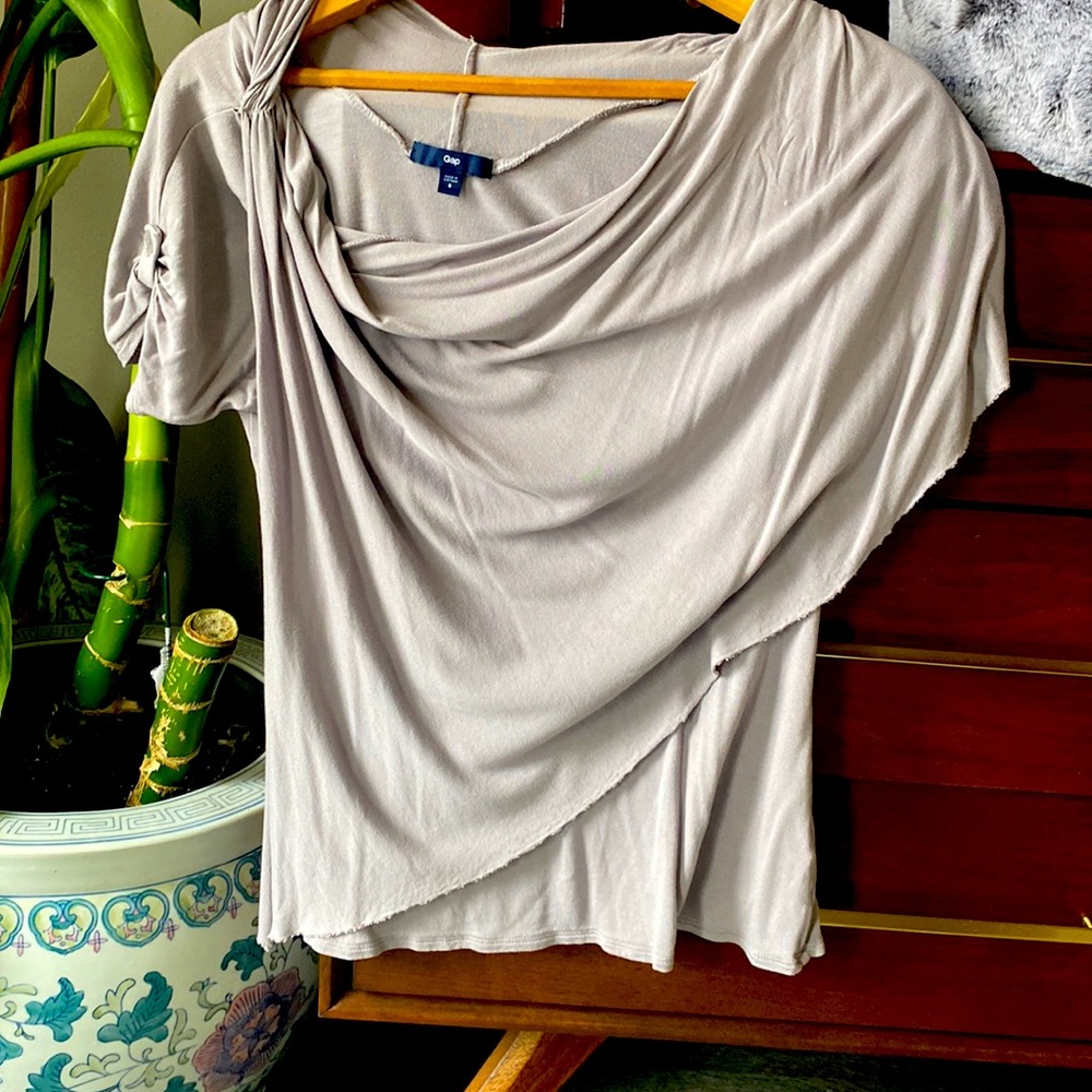 Gap short sleeve